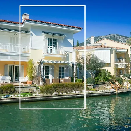 Willa Romantic Canal Villa. Private Dock & Beach Access Göcek