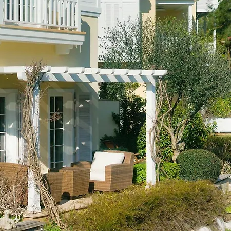 Romantic Canal Villa. Private Dock & Beach Access Willa *