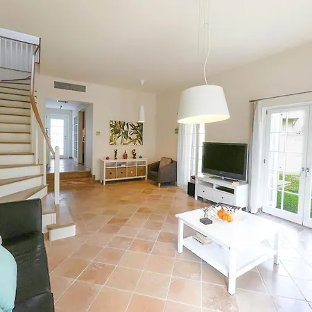 Romantic Canal Villa. Private Dock & Beach Access Göcek