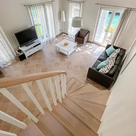 Romantic Canal Villa. Private Dock & Beach Access Göcek
