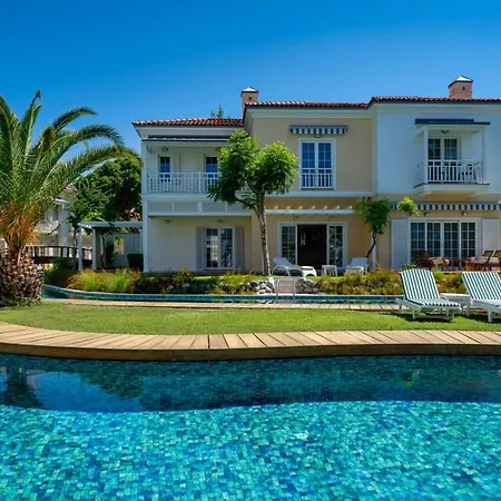 Romantic Canal Villa. Private Dock & Beach Access Willa *